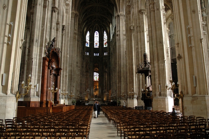 Inside St-Eustache