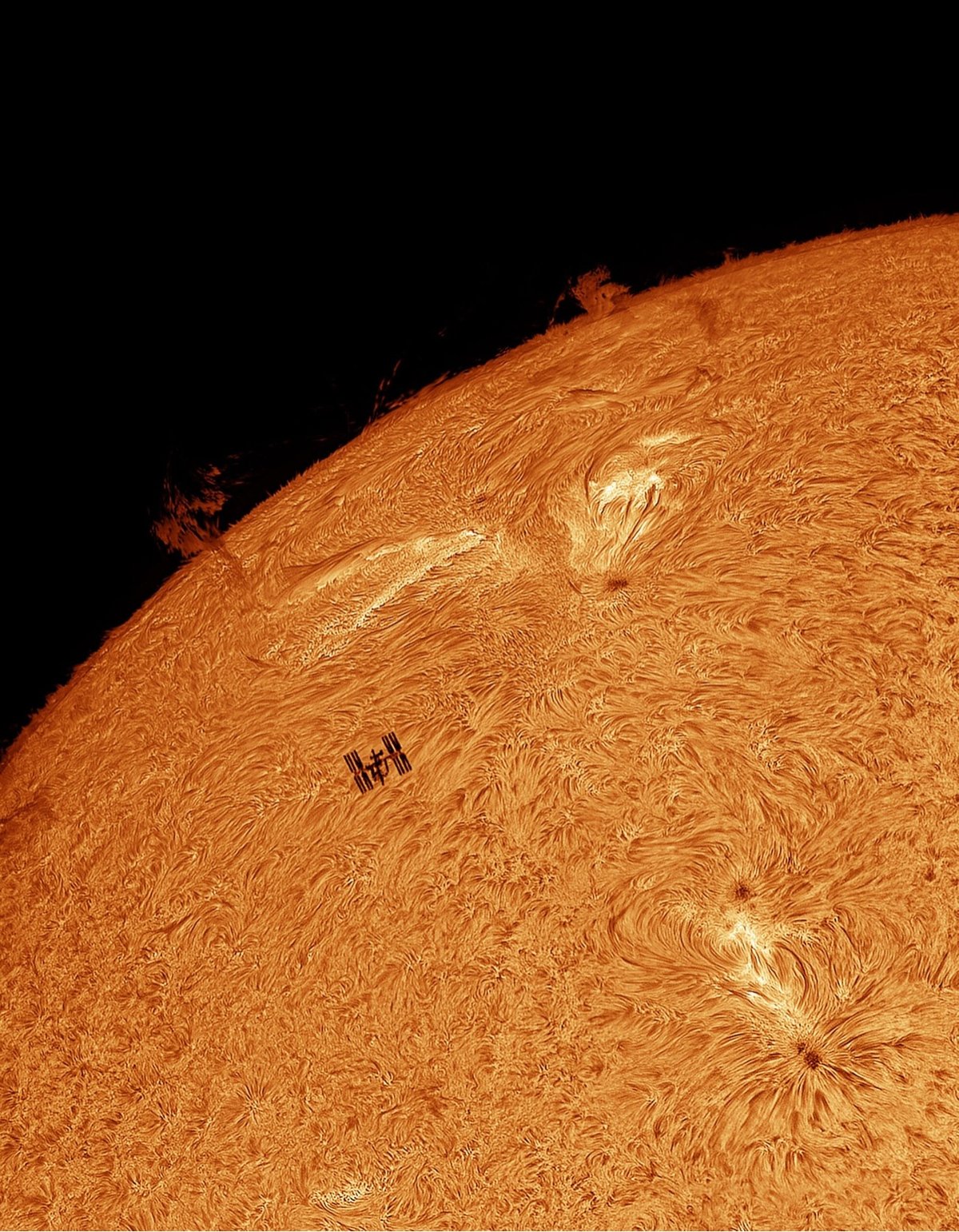 photo of the ISS transiting the Sun