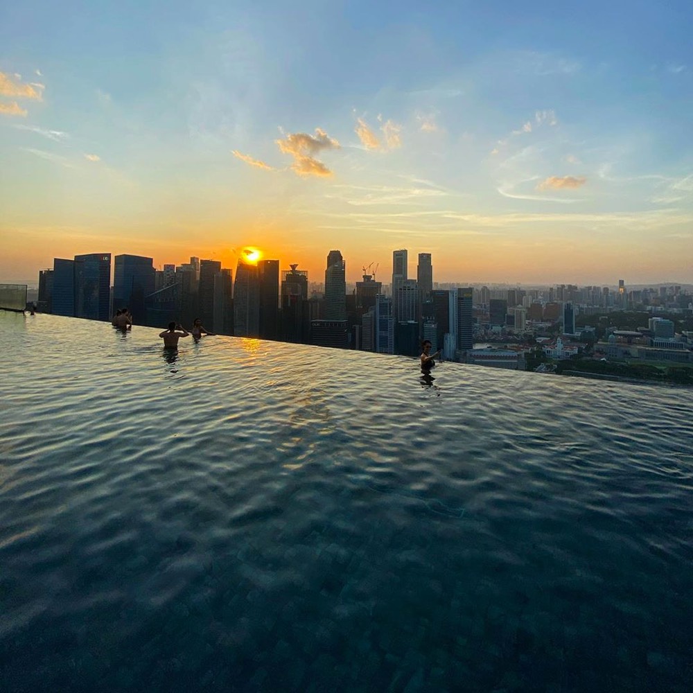 The infinity pool on the 58th floor of the Marina Bay Sands in Singapore