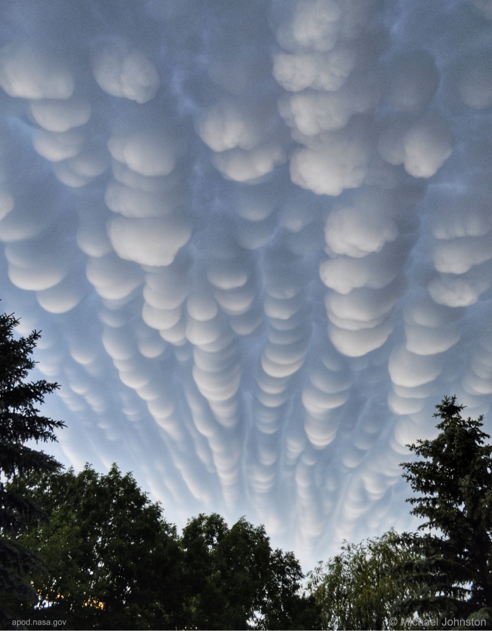 cumulonimbus mammatus clouds