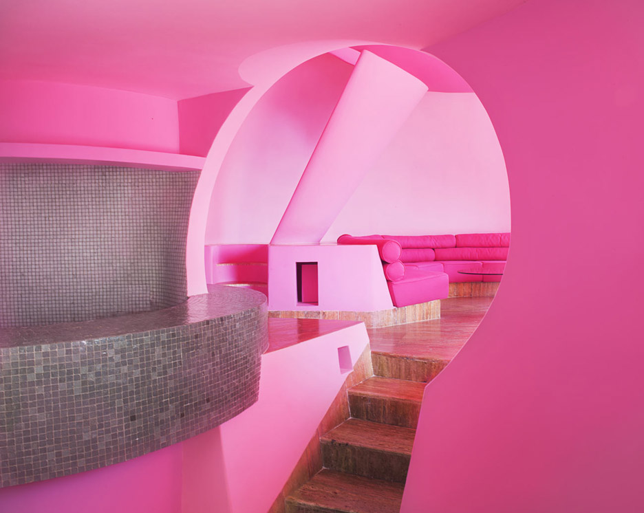 pink-interior-palais-bulles.jpg
